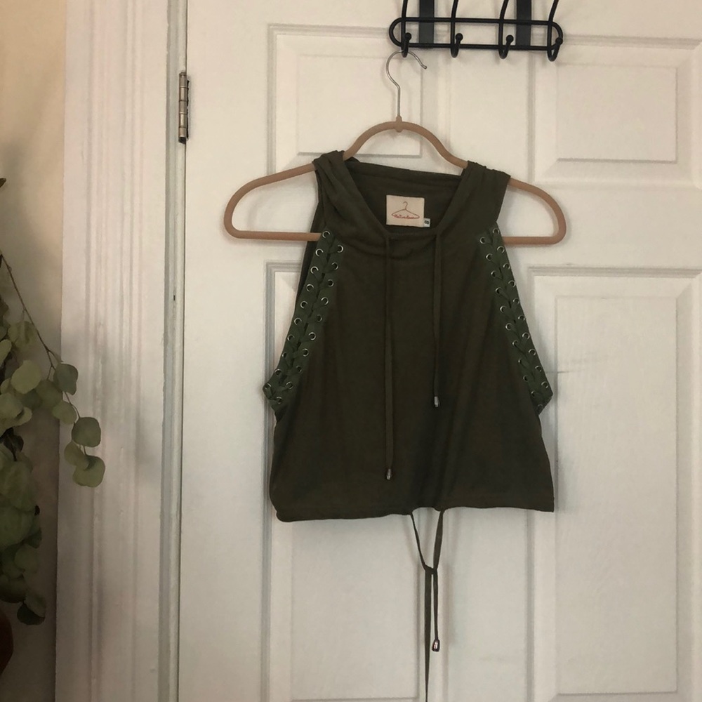 ✨SALE✨LF cropped mesh shirt